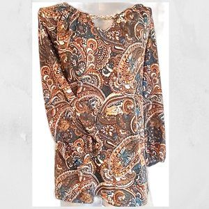 3/4 Sleeve Paisley Tunic w Gold Chain